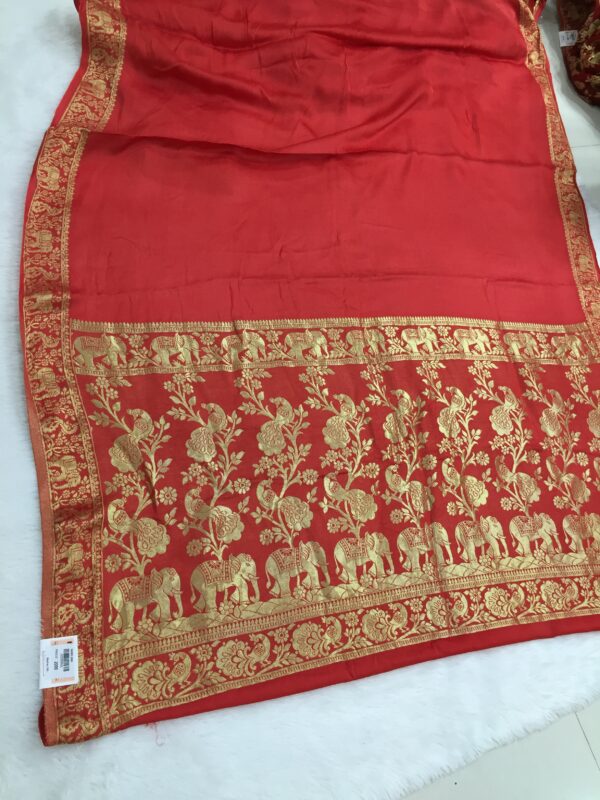Exquisite Gala Border Gaji Silk Saree - Image 2