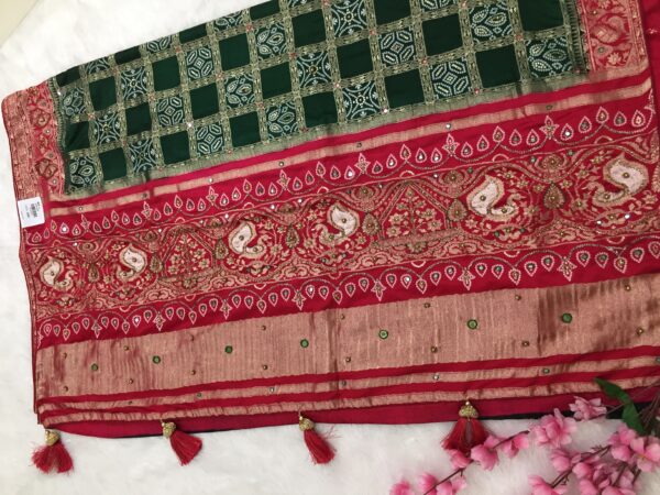 Elegant Gaji Silk Saree with Handcrafted Pallu - Image 2